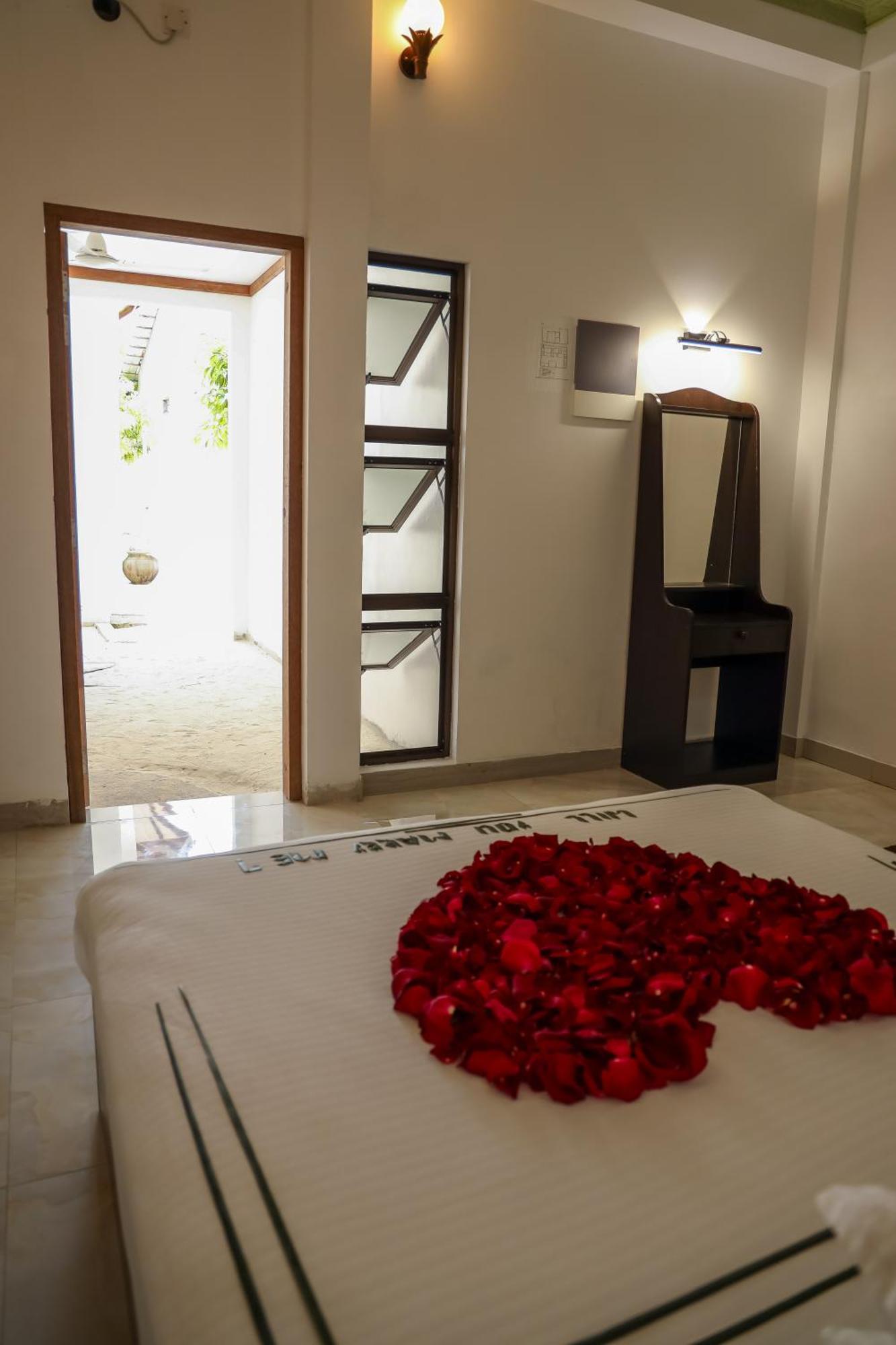 Shifa Lodge Maldives Feridhoo Esterno foto